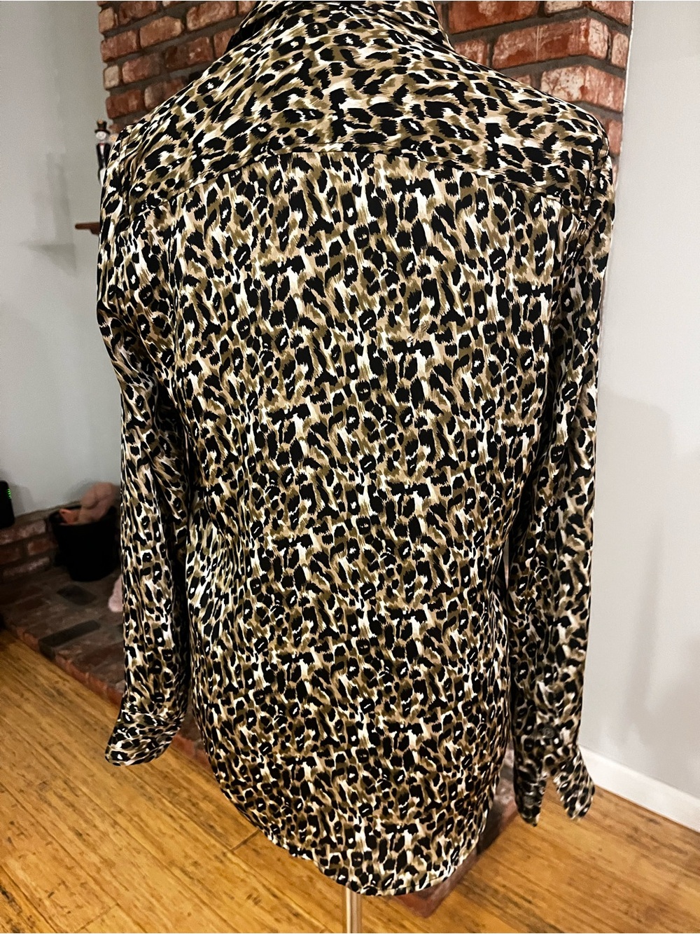 Equipment $185 "Brett" Leopard-Print Button-Down Shirt. - Picture 8 of 8